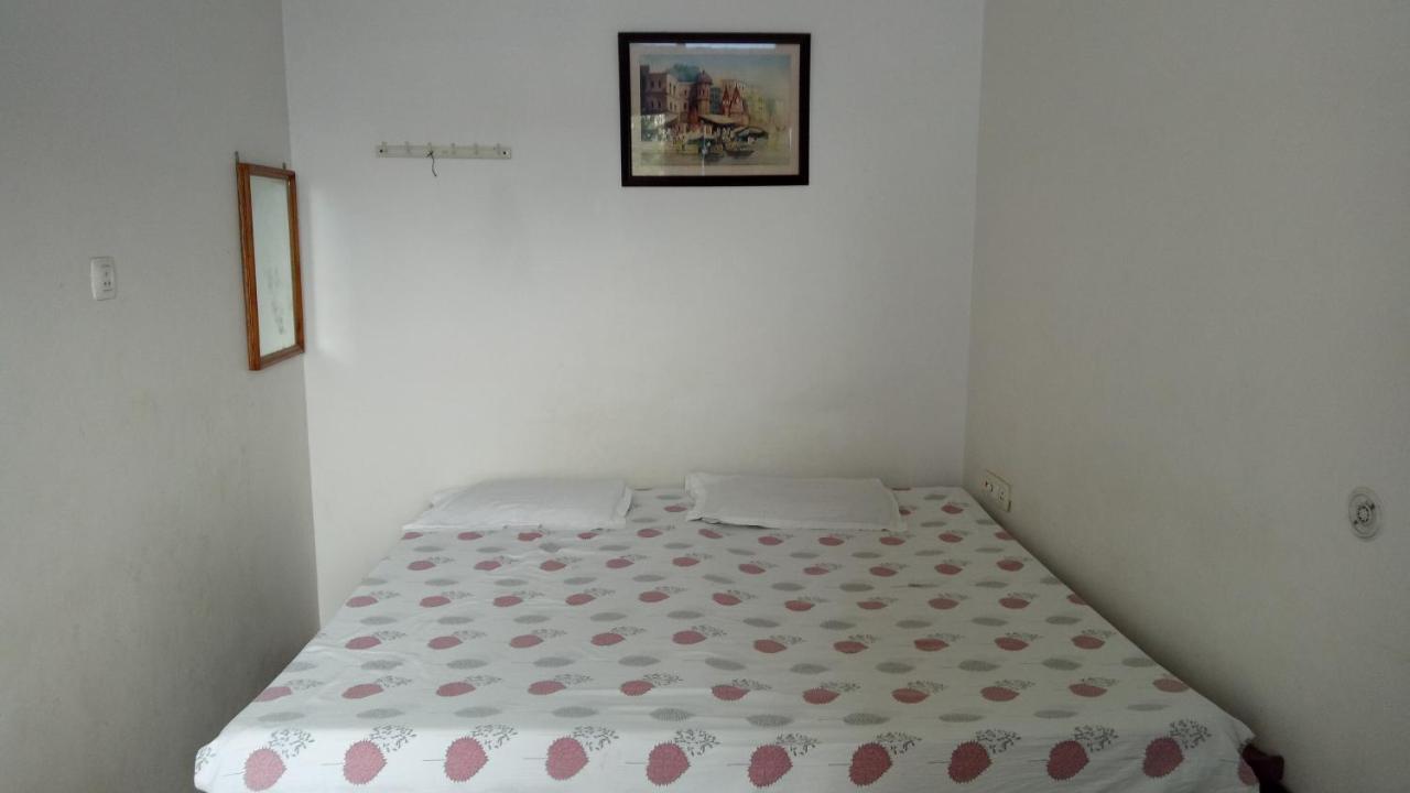 Ishan Paying Guest House Varanasi Ngoại thất bức ảnh