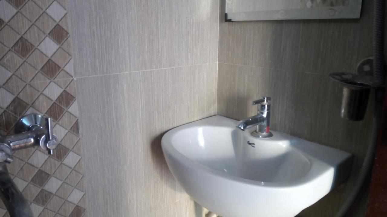 Ishan Paying Guest House Varanasi Ngoại thất bức ảnh